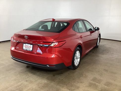 Used 2025 Toyota Camry LE w/ Convenience Package FWD image 5