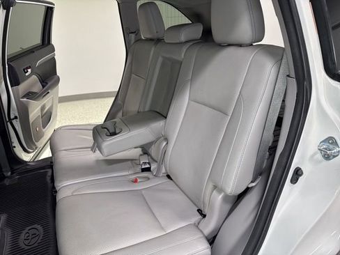 Used 2017 Toyota Highlander Limited FWD image 29