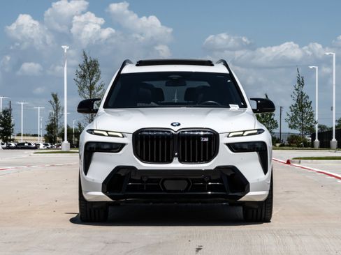 Used 2025 BMW X7 M60i w/ Climate Comfort Package AWD/4WD image 3