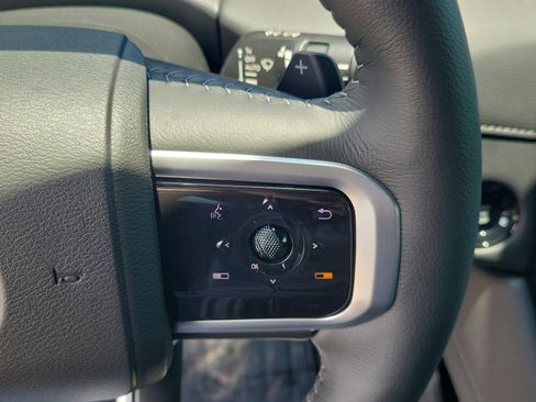 New 2025 Nissan Armada SL image 30