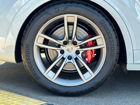 New 2025 Porsche Cayenne Turbo AWD/4WD image 44