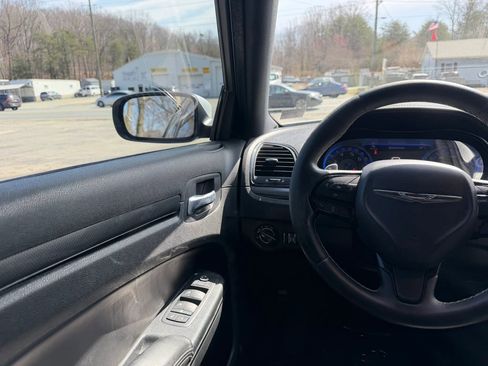Used 2016 Chrysler 300 S image 32