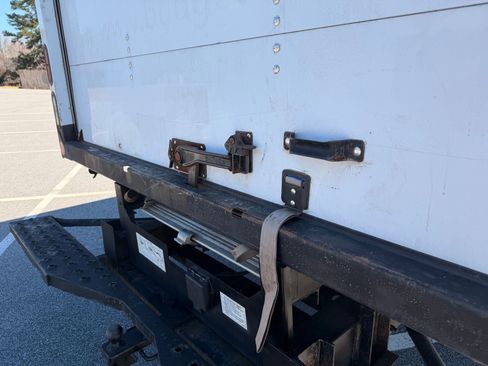 Used 2014 Ford E-350 and Econoline 350 Super Duty image 17