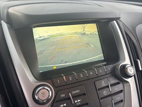 Used 2017 Chevrolet Equinox LT w/ Convenience Package image 21