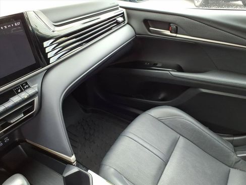 Used 2025 Toyota Camry XSE FWD image 37