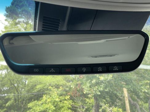Used 2020 Genesis G70 2.0T RWD image 34
