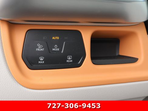 Used 2025 Volkswagen ID. Buzz 1st Edition image 22