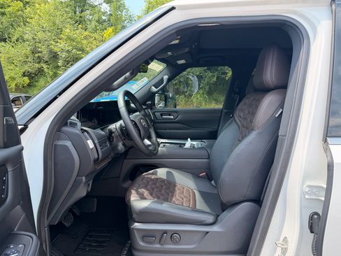 Certified 2026 Nissan Armada Platinum RWD image 6