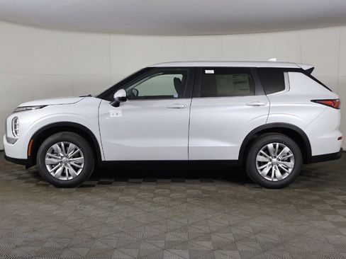 New 2026 Mitsubishi Outlander ES AWD/4WD image 17
