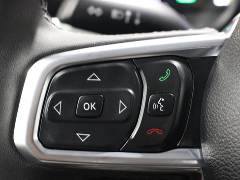 Used 2025 Jeep Wrangler Unlimited Sahara AWD/4WD image 12