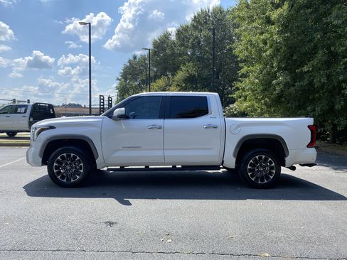 Used 2025 Toyota Tundra Limited AWD/4WD image 46