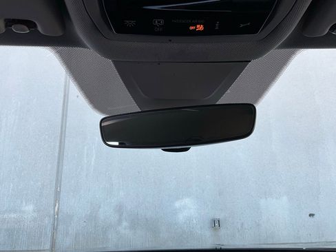 Used 2025 Volkswagen Atlas SE image 19