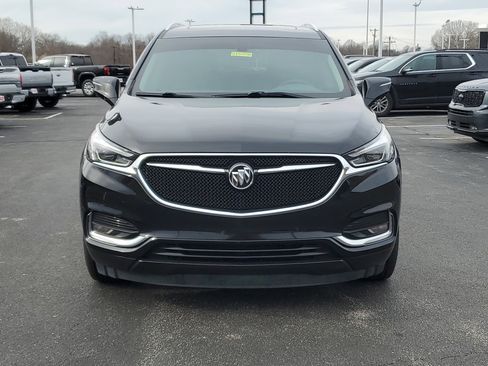 Used 2019 Buick Enclave Essence w/ LPO, Sport Appearance Package image 2