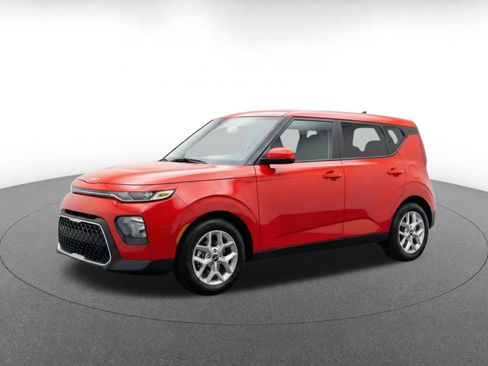 Used 2025 Kia Soul LX w/ LX Technology Package FWD image 2