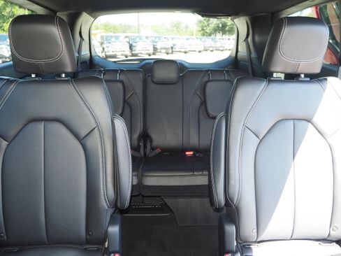 New 2025 Chrysler Voyager LX image 16