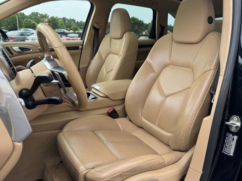 Used 2016 Porsche Cayenne S AWD/4WD image 9