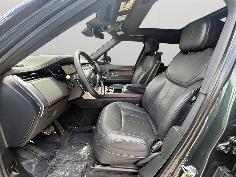 Used 2023 Land Rover Range Rover SE AWD/4WD image 2