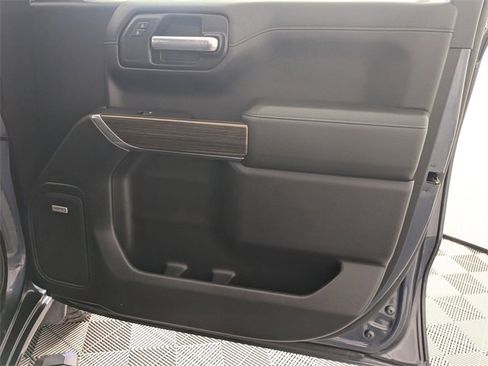 Used 2021 Chevrolet Silverado 1500 LT Trail Boss w/ Convenience Package II image 33