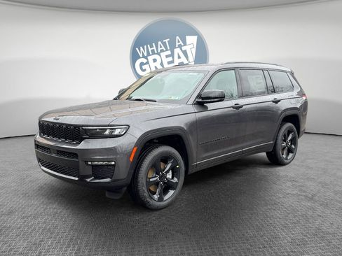 New 2025 Jeep Grand Cherokee L Limited w/ Black Appearance Package image 4