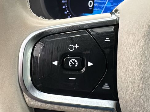 Certified 2023 Volvo XC60 B5 Plus w/ Climate Package AWD/4WD image 13