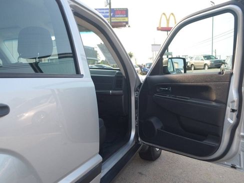 Used 2012 Jeep Liberty Sport image 27