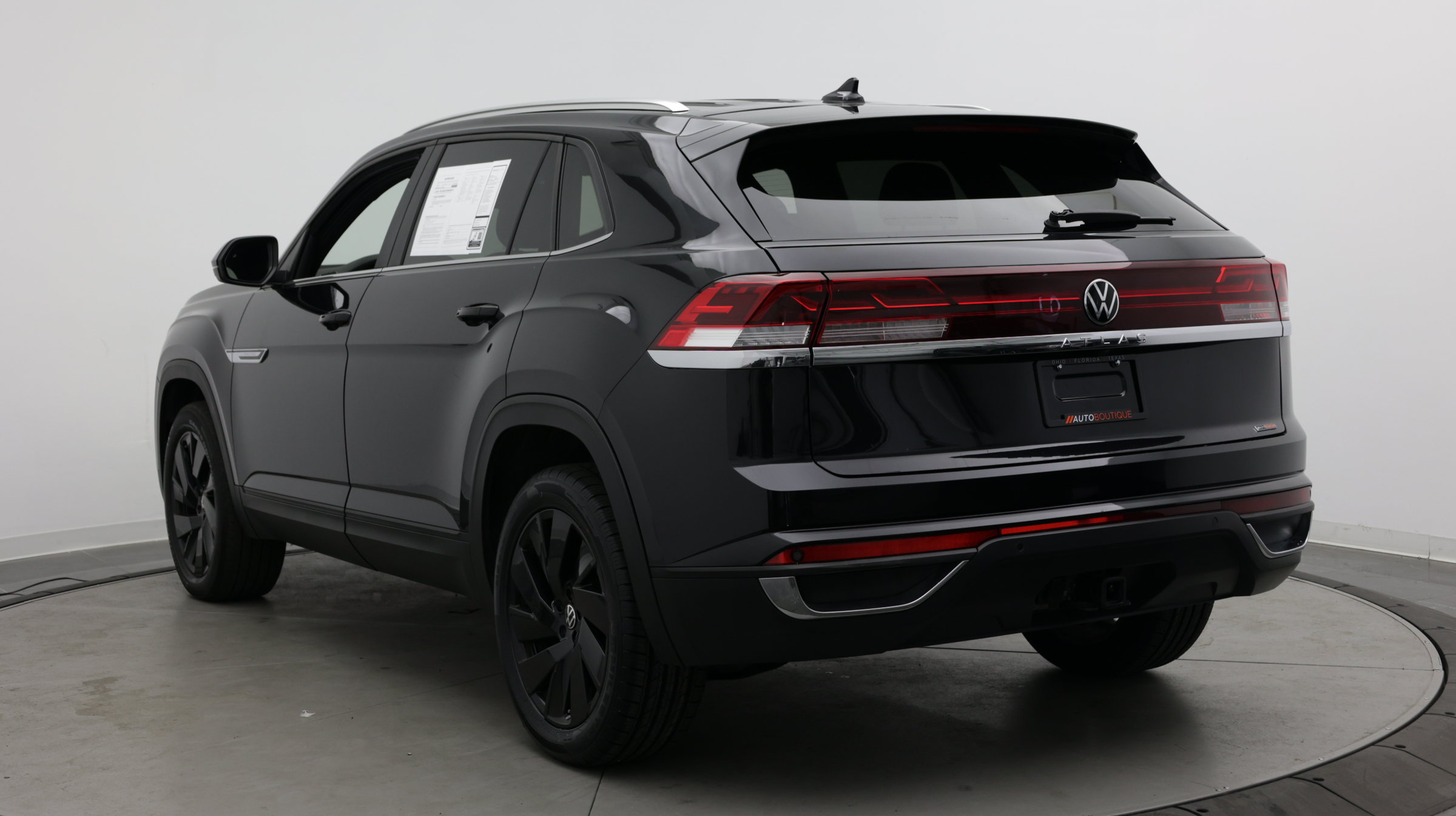 Used 2024 Volkswagen Atlas Cross Sport SE w/ Black Wheel Package FWD image 5