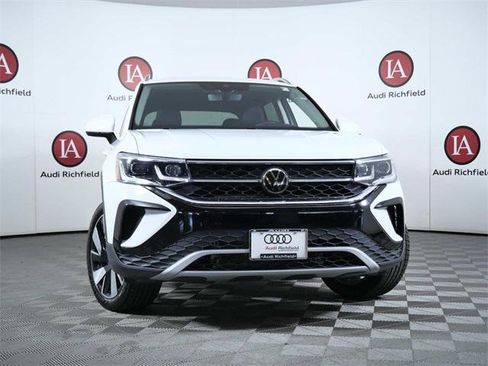 Used 2024 Volkswagen Taos SEL image 3