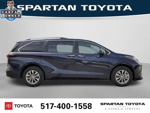 Used 2025 Toyota Sienna XLE FWD image 9
