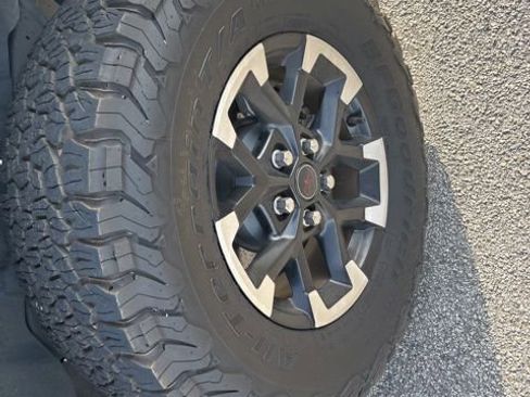 Used 2024 Jeep Wrangler Unlimited Rubicon w/ Technology Group AWD/4WD image 4