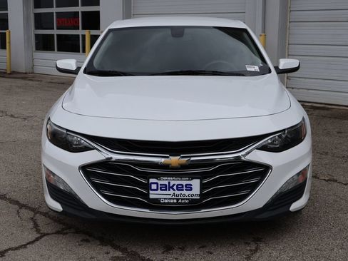 Used 2020 Chevrolet Malibu LT FWD image 2