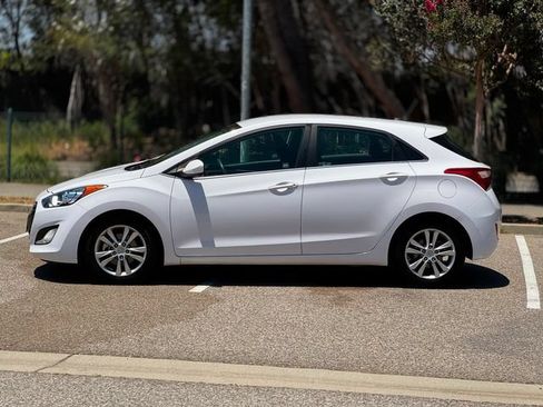 Used 2015 Hyundai Elantra GT FWD image 13