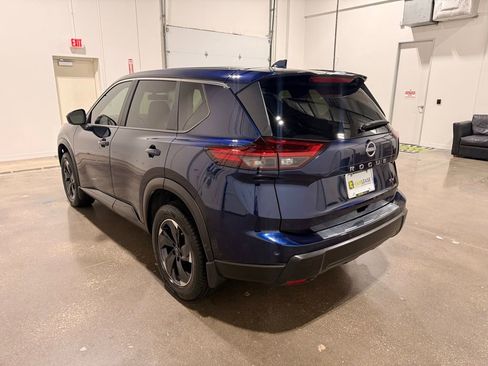 Used 2024 Nissan Rogue SV FWD image 7