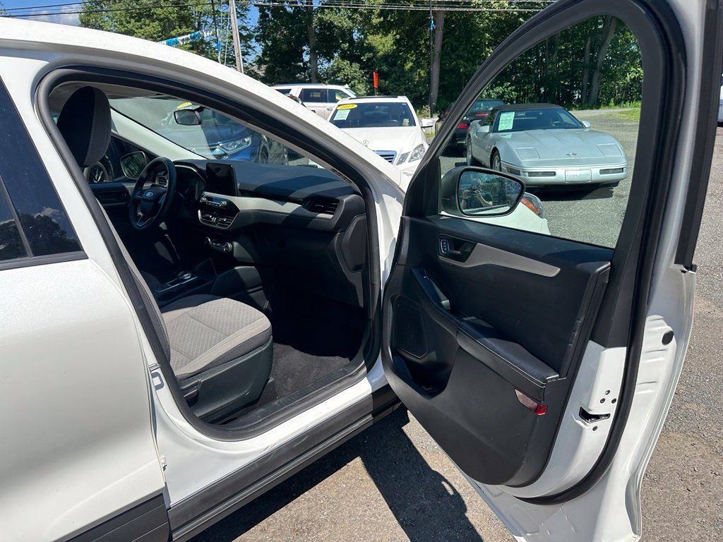 Used 2022 Ford Escape SE FWD image 25