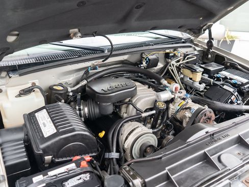 Used 1998 Chevrolet Silverado 2500 4x4 Extended Cab w/ Preferred Equipment Group 2 image 33