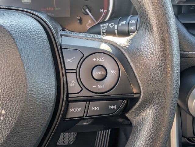 Used 2024 Toyota RAV4 XLE FWD image 20