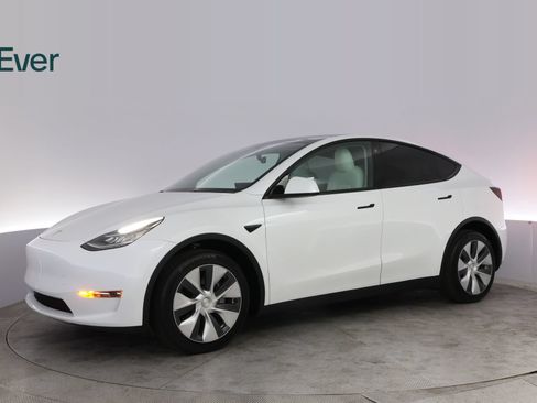 Used 2023 Tesla Model Y Long Range AWD/4WD image 18