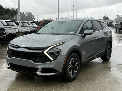 Used 2024 Kia Sportage LX FWD image 9