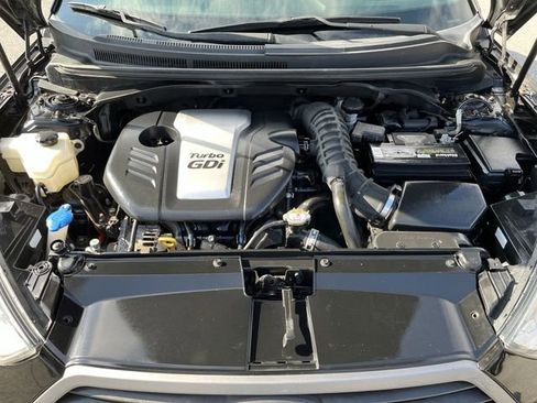 Used 2016 Hyundai Veloster Turbo image 19