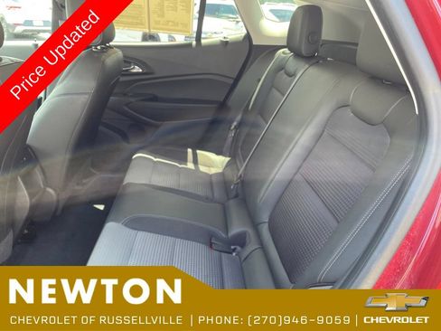 Used 2024 Chevrolet Trax LT FWD image 30