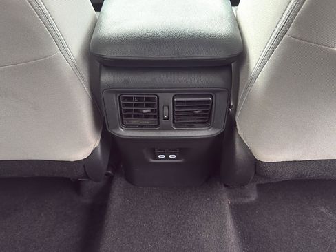 Used 2024 Toyota RAV4 XLE image 38