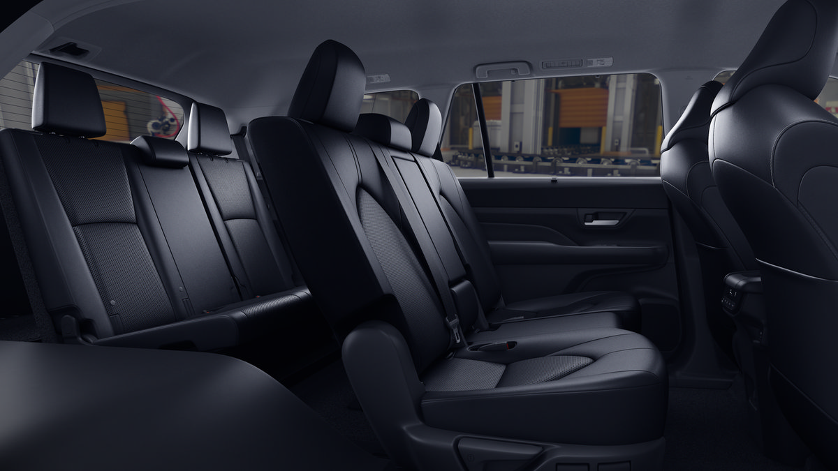 New 2026 Toyota Grand Highlander XLE FWD image 2