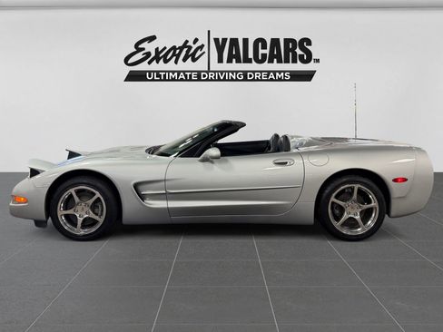 Used 2000 Chevrolet Corvette Convertible w/ Memory Pkg RWD image 11