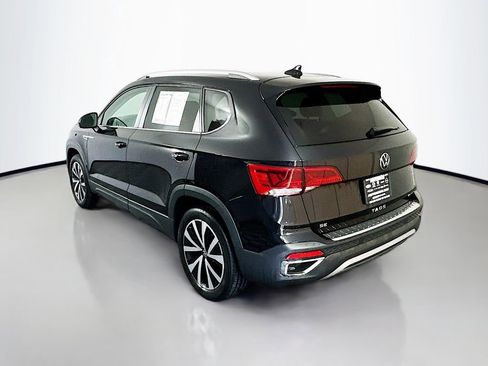 Used 2022 Volkswagen Taos SE image 5