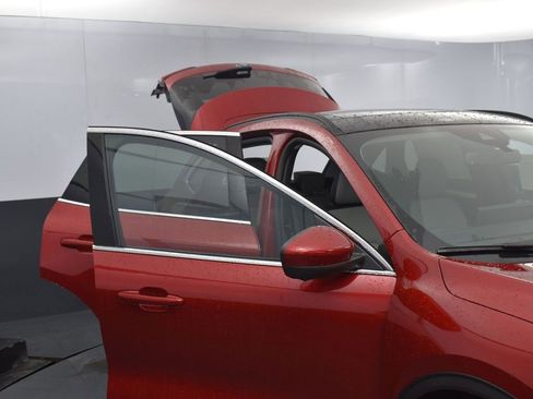 New 2025 Ford Escape SE w/ PHEV Premium Package image 16