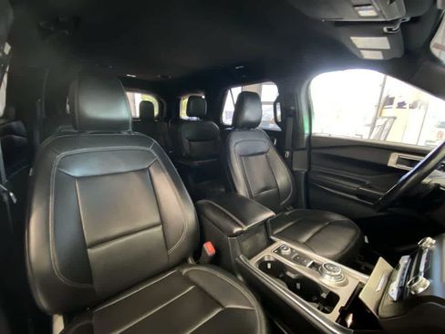 Used 2020 Ford Explorer XLT w/ Equipment Group 202A AWD/4WD image 27