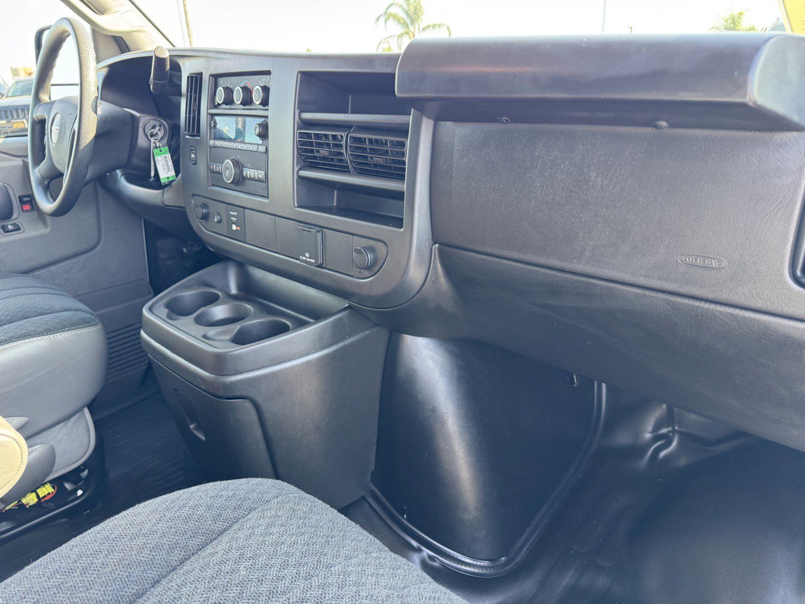 Used 2025 GMC Savana 2500 w/ Driver Convenience Package RWD image 5