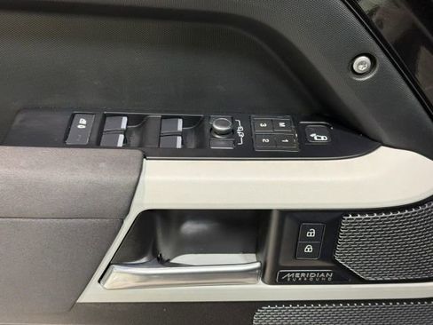 Used 2022 Land Rover Defender 110 X-Dynamic SE image 8