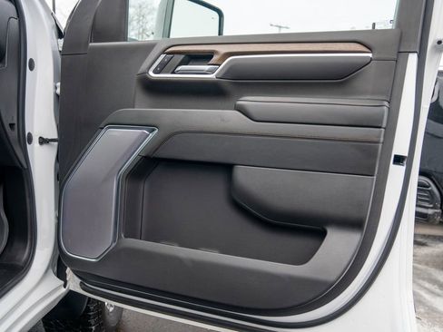 Used 2024 Chevrolet Silverado 2500 High Country image 10