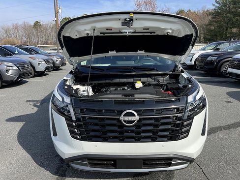 New 2026 Nissan Pathfinder Platinum image 8