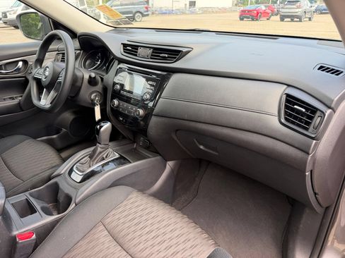 Used 2017 Nissan Rogue S AWD/4WD image 36